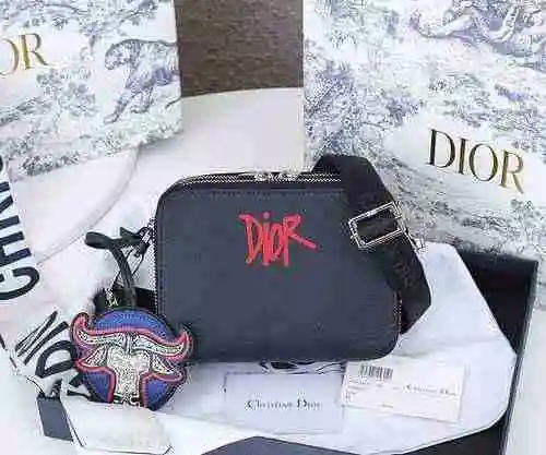 El bolso para cámara exclusivo para hombres está hecho de cuero original importado de primer nivel y