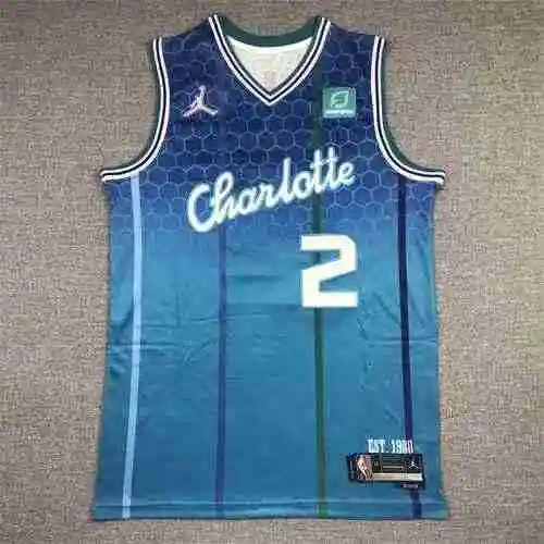 22.ª temporada Hornets 2 Ball Blue City Edition Diamante del 75.º aniversario