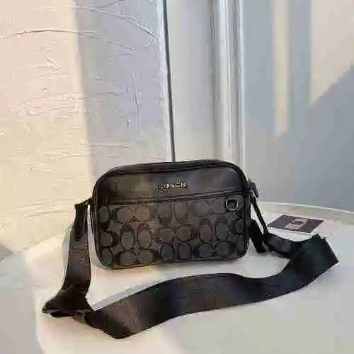 El bolso para cámara exclusivo para hombres está hecho de una bolsa de regalo de entrega de alta cal