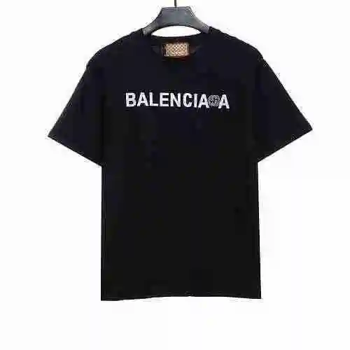 Gucci nombra conjuntamente Balenciaga Old Flower Letter manga corta