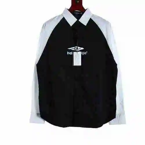 Camisa de manga larga con letras bordadas en blanco y negro con patchwork de panda