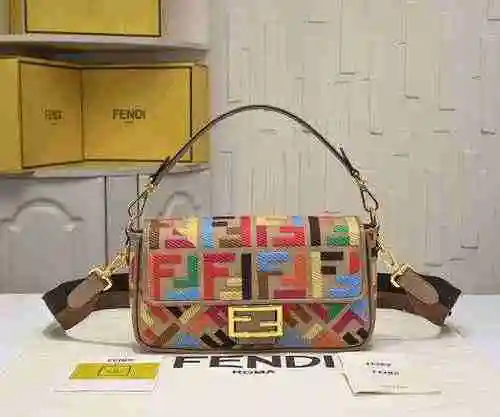 El bolso cruzado está hecho de material de lona importado, con una bolsa de regalo de entrega de alt