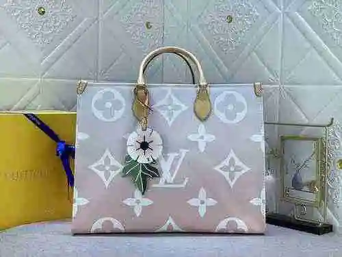 El bolso cruzado está hecho de material de lona importado, con una bolsa de regalo de entrega de alt