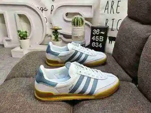 634D company grade AD Originals Jeans retro low cut fashionable board shoes, at first glance, you do