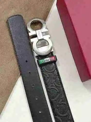 Cinturón de piel de vacuno con capa superior de doble cara