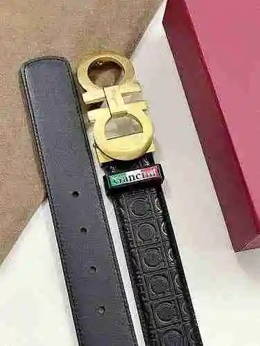 Cinturón de piel de vacuno con capa superior de doble cara