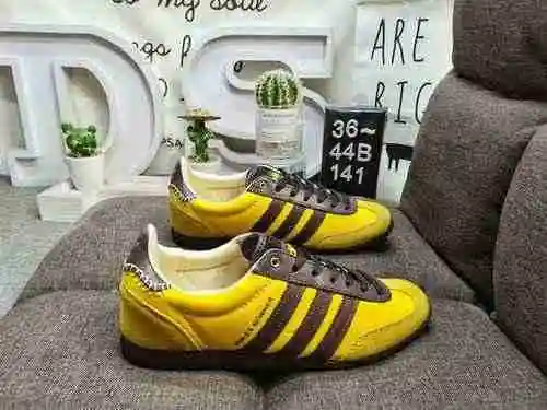 El nivel de empresa 141D adopta un concepto de diseño respetuoso con el medio ambiente, Adidas Clove