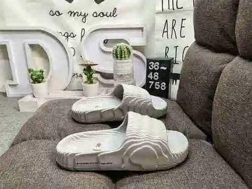 Zapatillas de hombre 758D, nuevos zapatos de playa, calzado deportivo informal para nadar