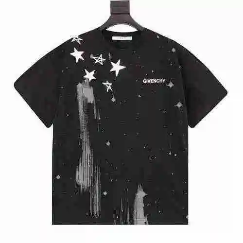 Manga corta con estampado de letras pentagrama GVC 23ss