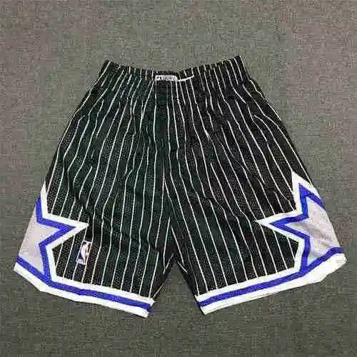 Pantalones negros mágicos