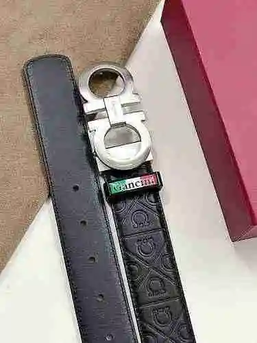 Cinturón de piel de vacuno con capa superior de doble cara
