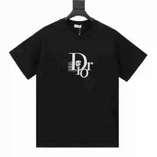 Camiseta de manga corta con logo bordado en el pecho
