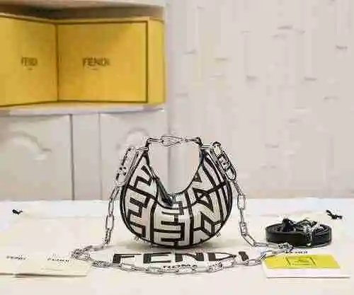 La bolsa para las axilas está hecha de piel de vaca original importada, con una bolsa de regalo de e