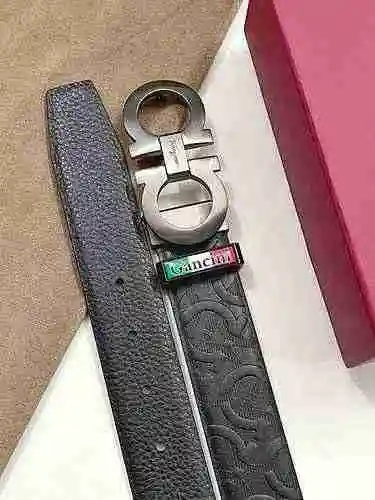 Cinturón de piel de vacuno con capa superior de doble cara