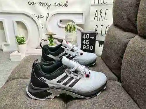 134D920DAZapatillas deportivas adidas ADO Terrex Agravic con amortiguación de malla transpirable y r