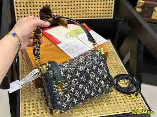 La caja y la bolsa están hechas de material de lona importado, con una bolsa de regalo de entrega de
