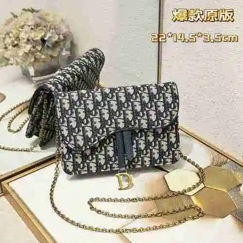 El bolso de cadena está hecho de piel de vaca original importada, con una bolsa de regalo de entrega