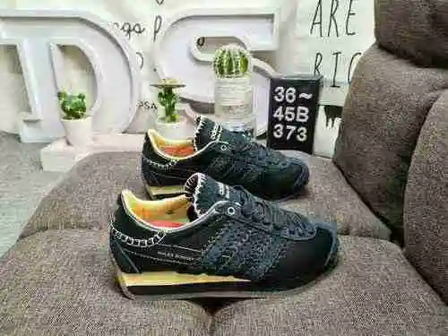 El Adidas WB Country 373D de nivel empresarial tiene una forma de zapato elegante y elegante con una
