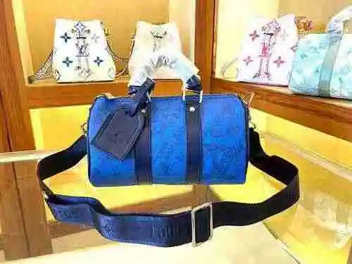 La bolsa de viaje está hecha de material de lona importado, con una bolsa de regalo de entrega de al