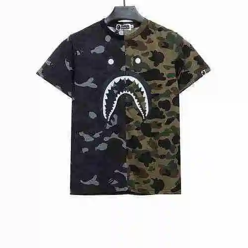 BAPE Manga corta con estampado de boca de tiburón y camuflaje en contraste