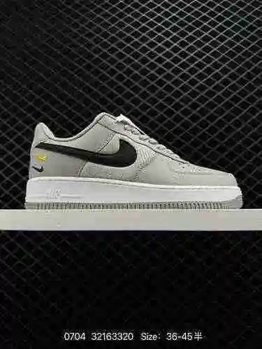 Zapatilla casual Nike Air Force Low Air Force One de caña baja. El rendimiento de amortiguación suav