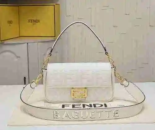 El bolso cruzado está hecho de material de lona importado, con una bolsa de regalo de entrega de alt