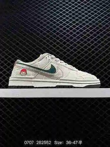 26 Los zapatos deportivos informales de corte bajo NK Dunk Low a nivel de empresa se envían en tamañ