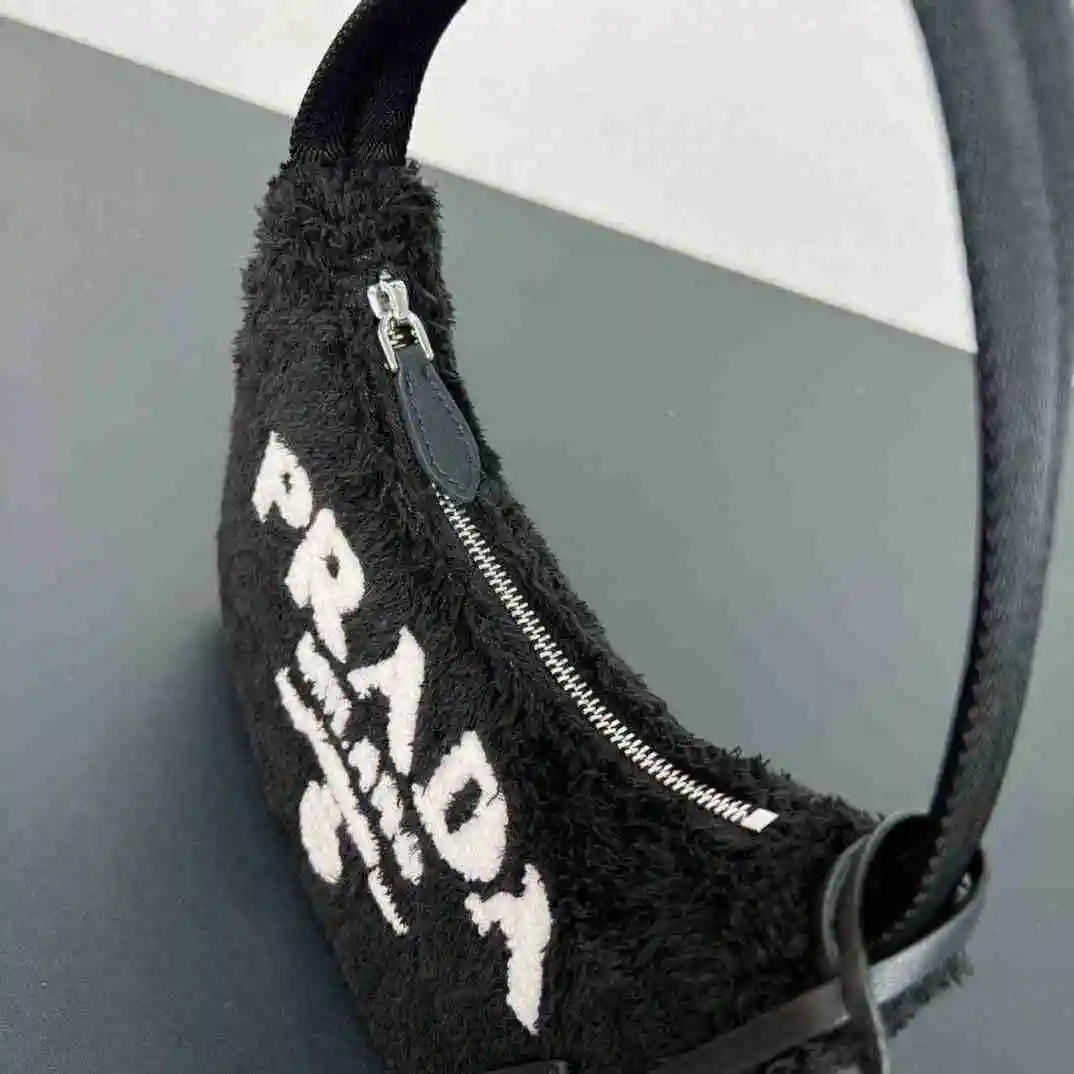 LO002350 (11).webp