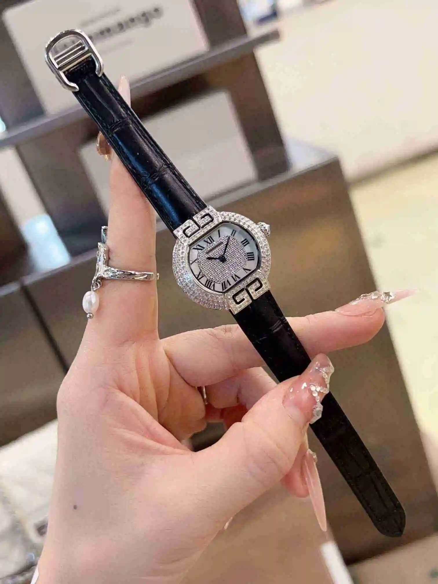 KK05250 (1).webp