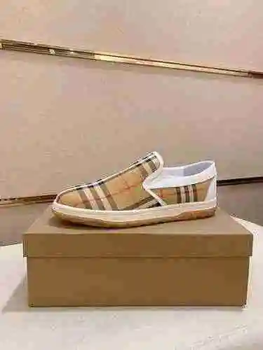Zapato Burberry Hombre Código: 0706B30 Talla: 38-44