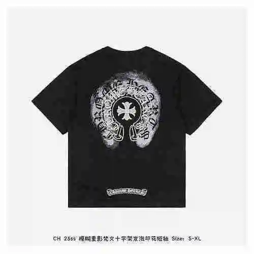 CH 23ss Blur Ghost Sanskrit Cross Foam Print Manga corta