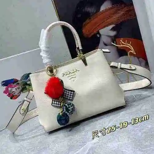 El bolso está hecho de piel de vaca original importada, con una bolsa de regalo de entrega de alta c
