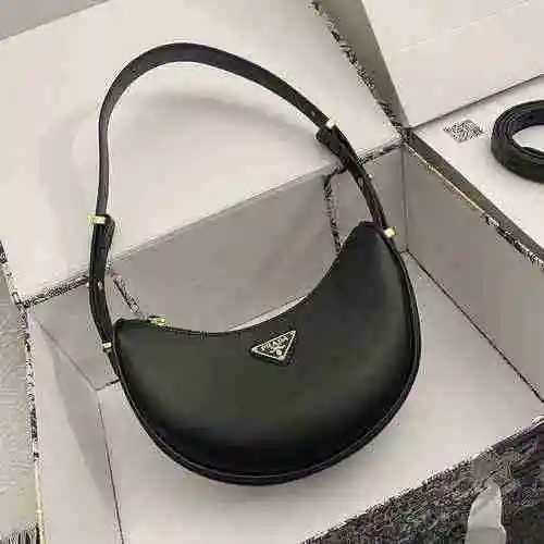 La bolsa para las axilas está hecha de piel de vaca original importada, con una bolsa de regalo de e