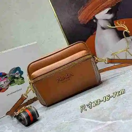El bolso cruzado está hecho de piel de vaca original importada, con una bolsa de regalo de entrega d