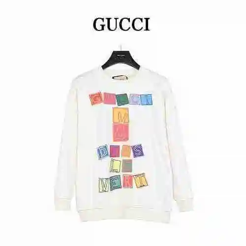 Gucci/Gucci Rabbit Year Collection Suéter con cuello redondo y estampado de letras a cuadros