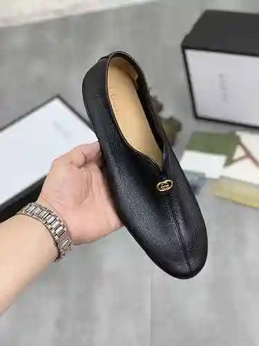 Gucci * Código de zapato de hombre: 0710B90 Talla: 38-44