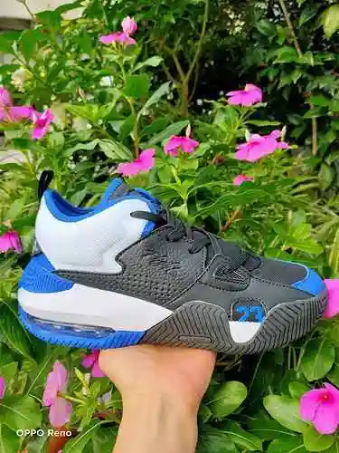 2243 blanco y negro azul 40-45