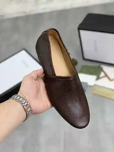 Gucci * Código de zapato de hombre: 0710B90 Talla: 38-44