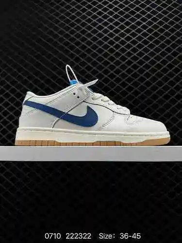 La serie de tablas de zapatos Nike SB Zoom Dunk Low de marca compartida es una tabla deportiva infor
