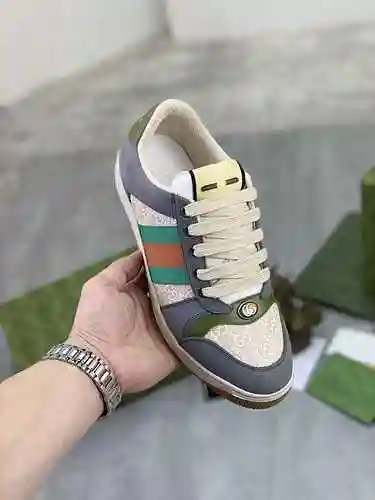 Código de pareja GUCCI: 0710B50 Talla: Mujer 35-40 Hombre 38-45