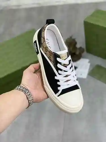 Código de zapato de hombre GUCCI: 0710B40 Talla: 38-44