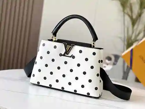 El bolso está hecho de cuero original importado de primer nivel y una réplica de alta gama para su e