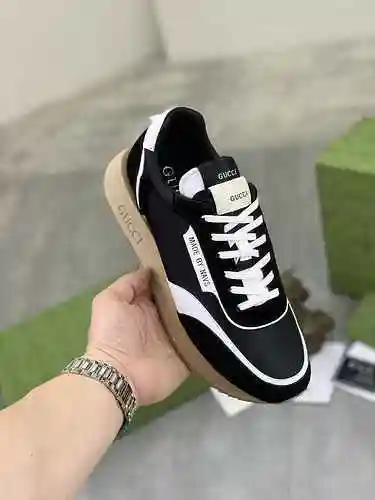 GUCCI Código Pareja: 0710C20 Talla: Talla Hombre: 38-43 Talla Mujer: 35-40