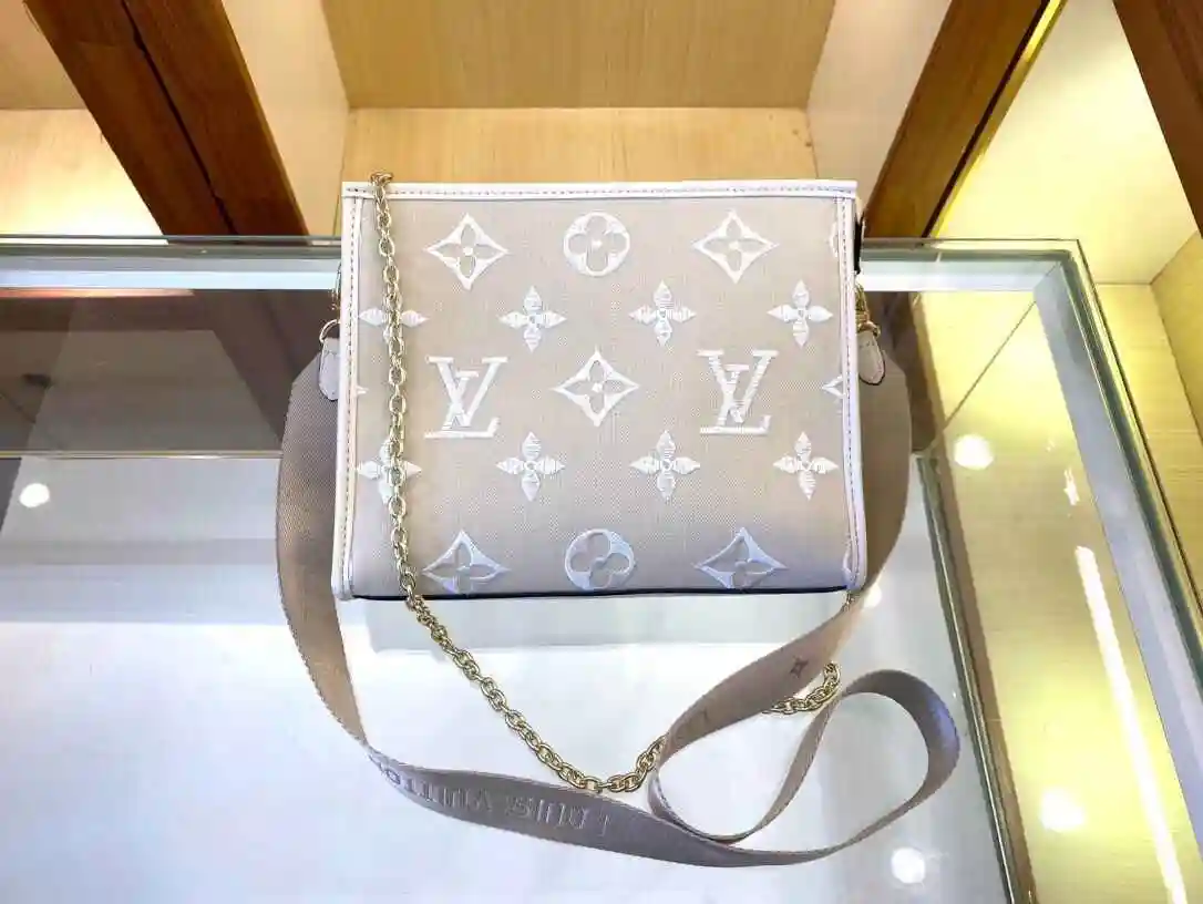 HG002550 (1).webp