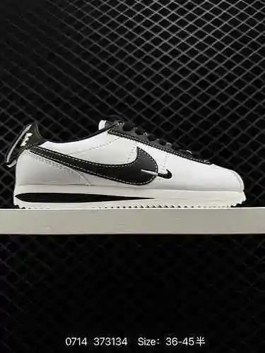 El diseño general de la serie de marca conjunta 7 x Nike Cortez, Forrest Gump, adopta el aspecto clá