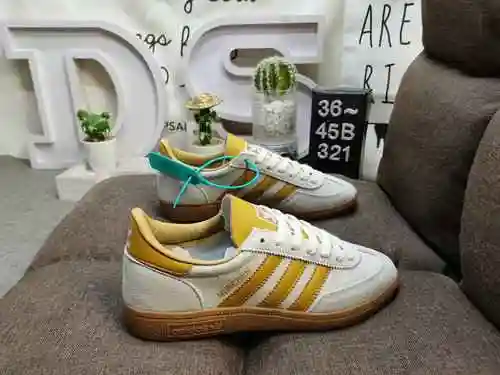 321D adopts a combination of soft fiber cow cut leather and imported mercerized pig leather upper ma