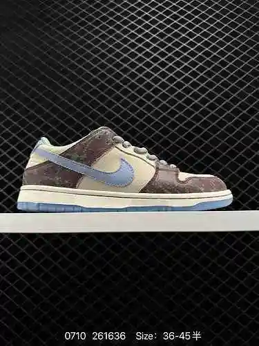 El par de zapatos completos de color blanco y morado de corte bajo Nike SB de la octava marca Crensh
