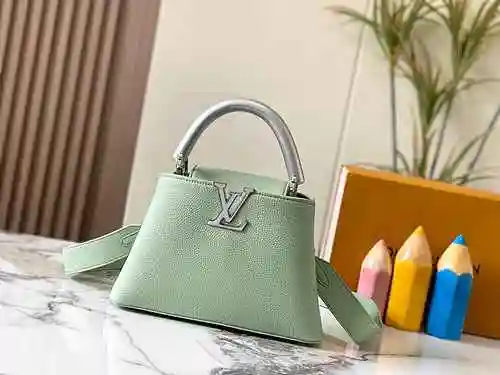 El bolso está hecho de cuero original importado de primer nivel y una réplica de alta gama para su e