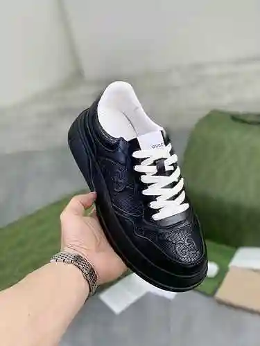 Código de pareja GUCCI: 0710B60 Talla: Mujer 35-40 Hombre 38-45 (46 se puede personalizar)