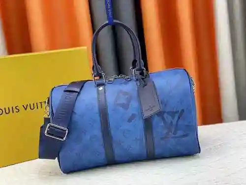 La bolsa de viaje está hecha de material de lona importado, con una bolsa de regalo de entrega de al